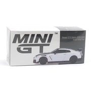 Mini GT MGT01045-R 1/64 Nissan GT-R Nismo 2024 Brilliant White Pearl