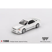 Mini GT MGT01066-R 1/64 Nissan Skyline GT-R (R32) VeilSide Combat C-I White