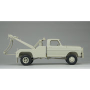 Moebius 2598 1/25 1972 Ford F-350 Wrecker 4x4 High Side