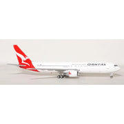 Panda Model 62518 1/400 Qantas Boeing 767-300 VH-OGT