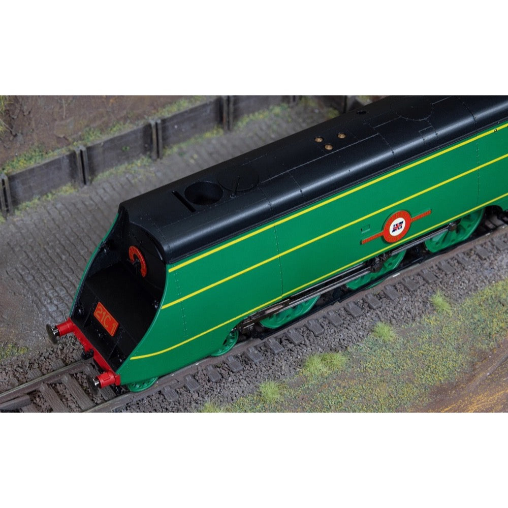 Hornby R30399SS SR Merchant Navy Class 21C1 Channel Packet with Steam Generator