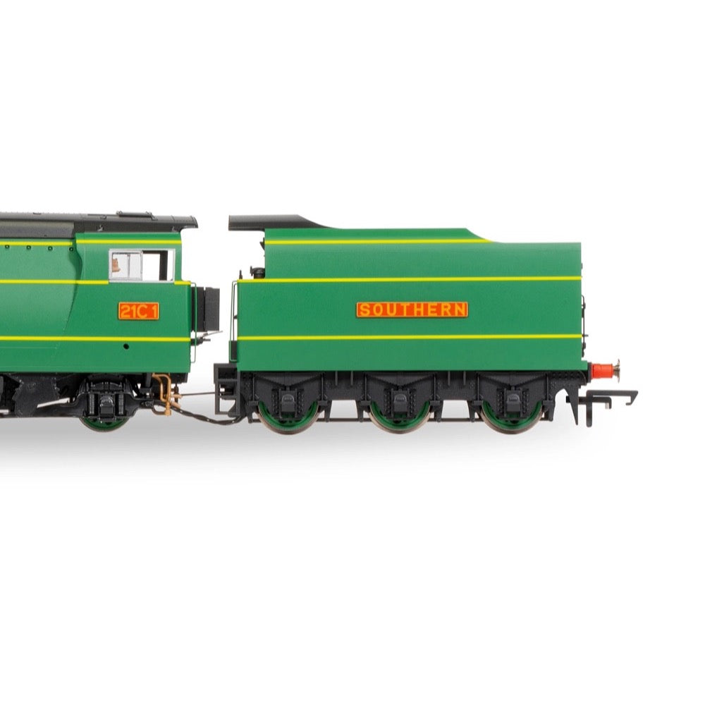Hornby R30399SS SR Merchant Navy Class 21C1 Channel Packet with Steam Generator
