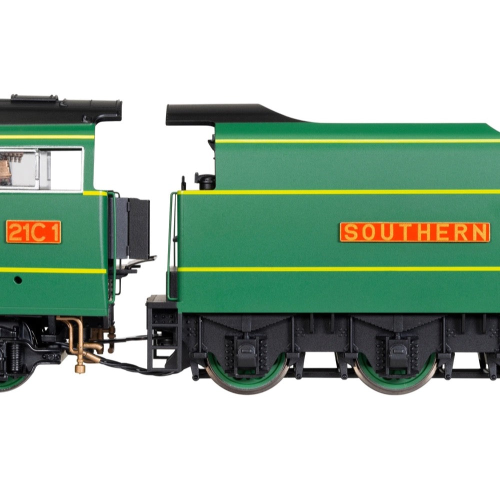 Hornby R30399SS SR Merchant Navy Class 21C1 Channel Packet with Steam Generator