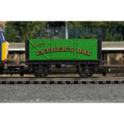 Hornby R60284 OO 2025 Fathers Day Wagon