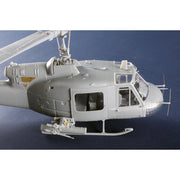 Trumpeter 05112 1/35 Bell UH-1B Huey Gunship