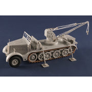 Trumpeter 09576 1/35 Schwerer Zugkraftwagen 18to Sd. Kfz 9/1 with 6t Bilstein Crane