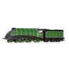 Hornby R30406 OO LNER - Streamlined B17 - 2870 City of London Steam Locomotive