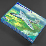 AMP 72004 1/72 E.E. Canberra T.Mk 11