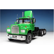 AMT 1039 1/25 Mack R685ST Semi Tractor