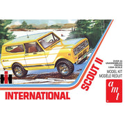 AMT 1248 1/25 1977 International Harvester Scout II
