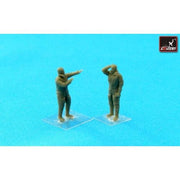 Armory F1401A 1/144 RAF Crewmen In High Altitude Outfi 2 Figs Resin Model Kit