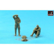 Armory F7224C 1/72 RAF Crewmen In High Altitude Outfit 2 Figs Resin Model Kit