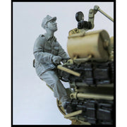 Das Werk F004 1/35 Flakvierling Gunner Anti Aircraft