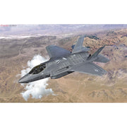 Hasegawa 01572AU 1/72 F-35A Lightning II Limited Edition with RAAF 75 Sqn Decals Included