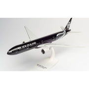 Herpa 612777 1/200 Air New Zealand Boeing 777-300ER All Blacks Diecast Aircraft