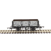 Hornby R60024 OO 5 Plank Wagon Wadsworth and Sons