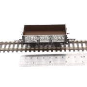 Hornby R60024 OO 5 Plank Wagon Wadsworth and Sons