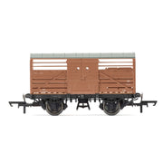 Hornby R6840 Dia.1530 Cattle Wagon British Railways - Era 4 | Metro Hobbies