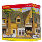 Hornby R7268 OO M. Wilks Photographers Resin Building