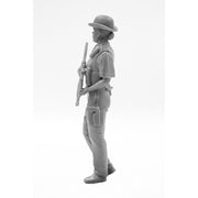 ICM 16009 1/16 British Police Female Officer