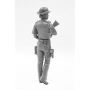 ICM 16009 1/16 British Police Female Officer