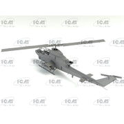 ICM 32063 1/32 Bell AH-1G Arctic Cobra US Helicopter