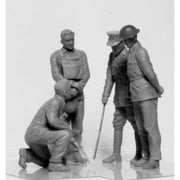 ICM 35670 1/35 Model T RNAS Armoured Car with WWI British Tank Crew