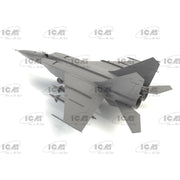 ICM 72177 1/72 Mikoyan MiG-25PD Soviet Training