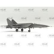 ICM 72177 1/72 Mikoyan MiG-25PD Soviet Training
