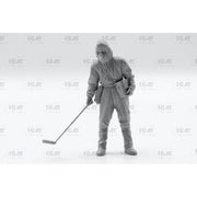 ICM 35901 1/35 Chernobyl 1 Radiation Monitoring Station ZiL-131KShM Truck and 5 Figures