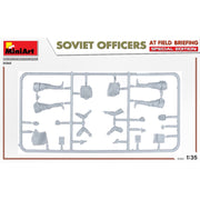 MiniArt 35365 1/35 Soviet Officers at Field Briefing Special Edition