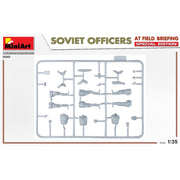 MiniArt 35365 1/35 Soviet Officers at Field Briefing Special Edition