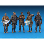 MiniArt 35365 1/35 Soviet Officers at Field Briefing Special Edition