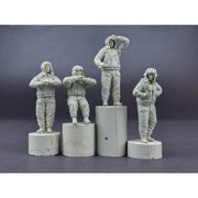 MiniArt 37063 1/35 Soviet Tank Crew 1970-80s Winter Uniform