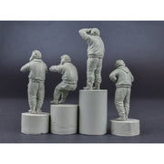 MiniArt 37063 1/35 Soviet Tank Crew 1970-80s Winter Uniform