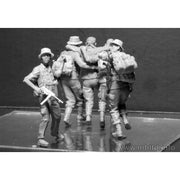 Master Box 35107 1/35 Head for the Huey Vietnam