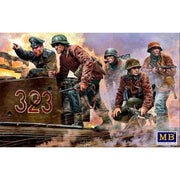 Master Box 35218 1/35 German Military Men 1944-1945 Das Maschinengewehr ist dort!