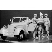 Masterbox 1/24 Hitch on the Road US Paratroopers and Cilvilians