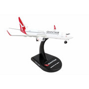 Daron 1/300 Qantas B737-8 Alice Springs VH-VYE