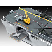 Revell 65178 1/700 Assault Carrier USS WASP Class Starter Set
