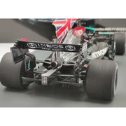 Spark SP18S599 1/18 Mercedes AMG W12 E Performance No. 44 Lewis Hamilton Winner 2021 British GP Figurine Holding British Flag