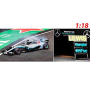 Spark 1/18 Mercedes-AMG Petronas Motorsports W09 EQ Power+ - No.44 Lewis Hamilton - Mexican GP 2018 - 2018 Formula One Driver Champion (with pit board)