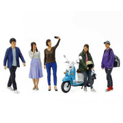 Tamiya 24356 1/24 Campus Friends Set II Plastic Model Kit