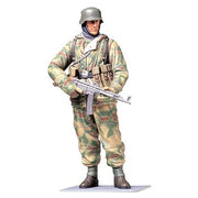 Tamiya 36304 1/16 WWII German Infantryman Winter Plastic Model Kit