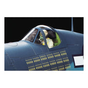 Tamiya 60325 1/32 Vought F4U-1A Corsair