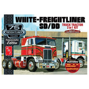 AMT 1046 1/25 White Freightliner SD/DD 2-in-1
