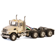 Drake Collectibles Z33-2018 Mack Granite 4 Axle Solo Truck White