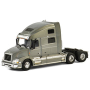 Drake Collectibles Z33-2030 Volvo VN 780 3 Axle Solo Truck Silver
