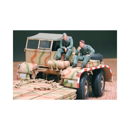 Tamiya 35246 1/35 18t Heavy Half-Track Famo and Transporter